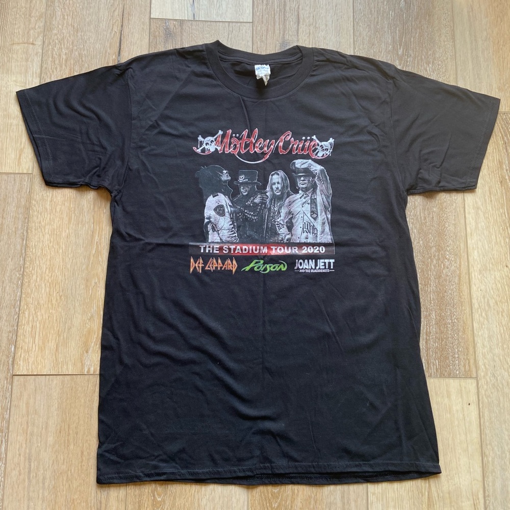 Black Unisex Large Concert shirt Motley Crue, Def Leppard, Poison, Joan Jett